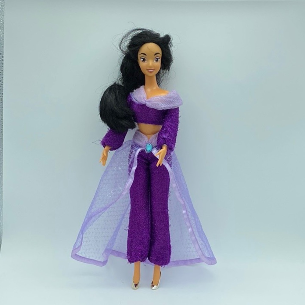 Vintage Original DISNEY PRINCESS JASMINE Barbie Doll in authentic outfit